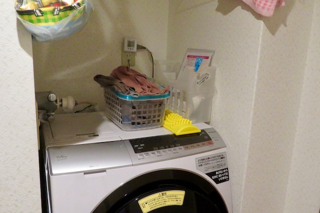 洗濯機の上の直置き部分